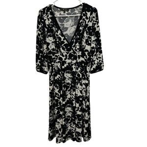 Lily Maxi Dress Size S Black/White Floral Pattern
